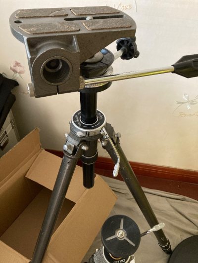 法产捷信胶架真的是玩大画幅绕不开的东西，稳定，坚固，即使是架810也不在话下，通过挖煤姬顺利海淘到家哎