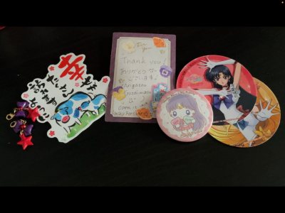 非常好 东西没有受损 樱花妹也有给小礼物 香香的，
价格也很好邮费还可以运输速度还可以接受，总之非常好