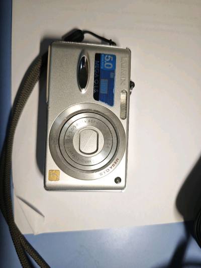 这次使用挖煤姬海淘了三台ccd，一台是松下fx8，一台是富士a303，一台是奥林巴斯sp800uz，合单保留原盒发货的，包装非常好，走的海运，十几天就到国内了速度非常快，大箱子里放了很多泡沫膜，不用担心海淘的物品损坏，挖煤姬的服务还是非常好的


