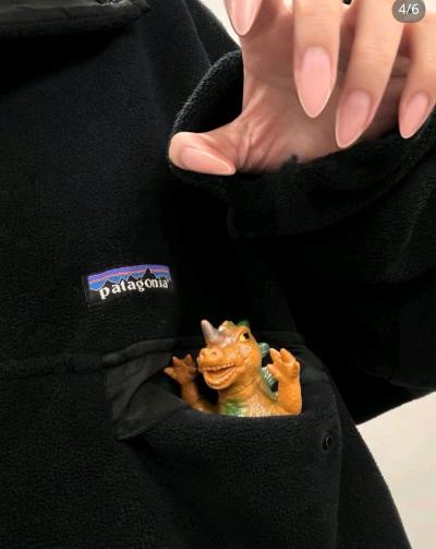 很好用的一個日本網購平台，介面方便清晰，還能拍賣，快遞選擇也多！

どうぞ
同配色指套?等于双倍快乐
好可爱☺️我的玩具分享 ，二次元小卖部
#sofubi #大人也要玩玩具 #小怪兽
#怪兽玩具 #丸三 #marusan 