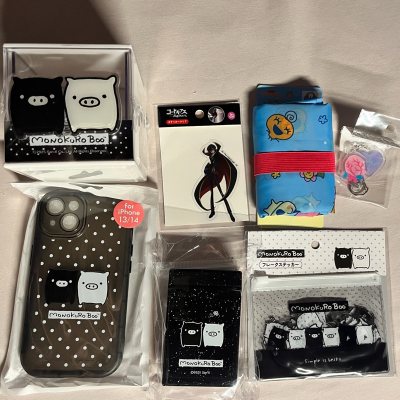 第一次切乐天为了省去岛内运费买了超多东西，折叠海报包装的很好即使没有易碎品箱子里也塞了很多泡泡纸防止撞击运输损失。


