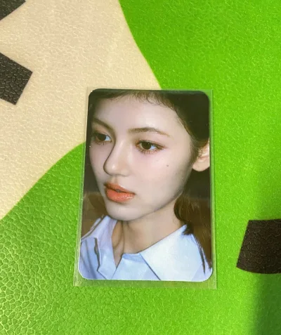 切了newjeans 丹尼尔和minji的两张小卡，任天堂Switch路易吉鬼屋3的游戏卡带。代切速度快，发货很快 ，申请合单节省运费，很满意的一次购物！