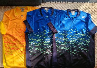 价格是我比较满意的，衣服成色也还不错，毕竟是绝版很久的孤品了。帅气又百搭。发货非常迅速，包装扎实。很舒服的一次购物，很开心！期待打球上身！