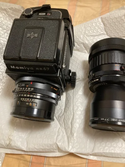 rb67,曾经的影楼王者，这次通过挖煤姬雅虎日拍拍得一机两镜，包装非常好，到我手上的时候和图片里基本一致的