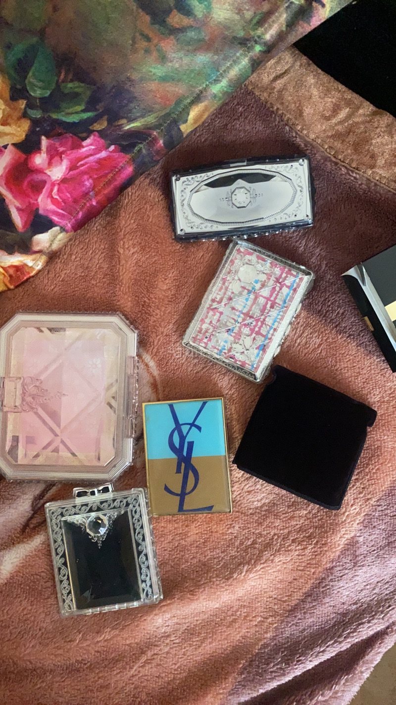 这次非常满意，买了六盘一盘都没有碎，现在心态都放平了，一次回来只碎一盘都能接受，哈哈哈哈，价格实惠，从日本发快递回来不到20天收到了，哈哈哈，不错，打包也厚实
