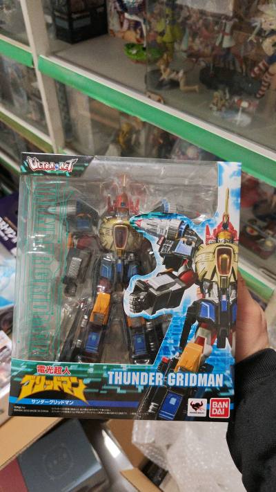 act系列的电光超人古利特真的是非常冷门的玩具了，最近真骨雕开始预订雷电古利特但是定不到，买个老物玩一玩也是不错的选择