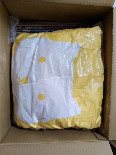 这是在挖煤姬购物的第N回，这次在挖煤姬上切回来一整箱lovelive的东西，貌似是卖家的断舍离。分量真的真的很大，我收拾了一整天，没有少东西而且其实都还蛮新的，东西也都很喜欢！下次还在挖煤姬买东西！