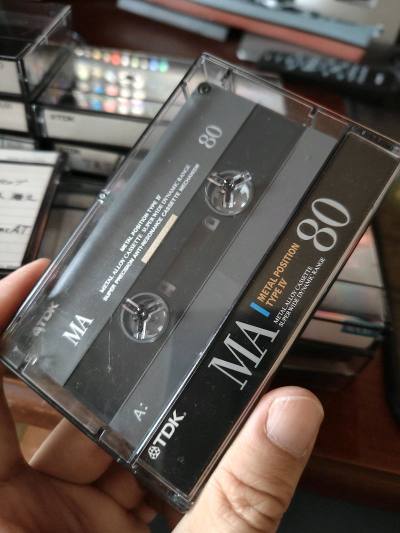 首次海淘的录音磁带，开始还担心物流问题，使用后感觉很方便，操作流程也好，客服的回复也及时。到手成色都非常满意，感谢挖煤姬！