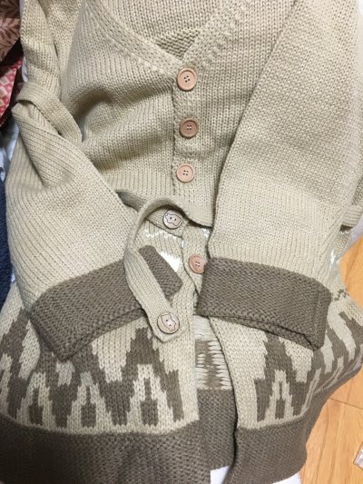 挖宝跨洋寻好物，姬心护航乐海淘，又是顺利抵达的一箱，这次买了三件美丽的衣服，太喜欢啦，感谢挖煤姬～新年继续使用！
