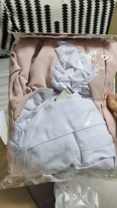 这次在挖煤姬上买了喜欢的衣服，是clearstone的，最近比较火的日本服装品牌，状态非常好，还有原包装，用了积分邮费很划算。