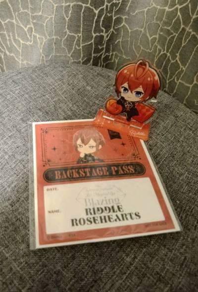 在挖煤姬淘淘能淘到好物，拿到手几乎跟新的一样，没有划痕没有磕碰，价格也很实惠，发货速度正常，包装严实，能蹲到真的感动(*´∀｀)