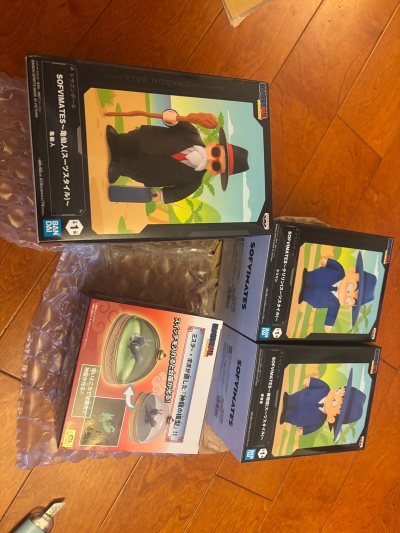 非常完美的包装 太满意了 盒子的状况都非常的完好 龙珠童年时期的师徒三人组合 非常经典 还有一个很特别的神龙模型 都很喜欢
  


 