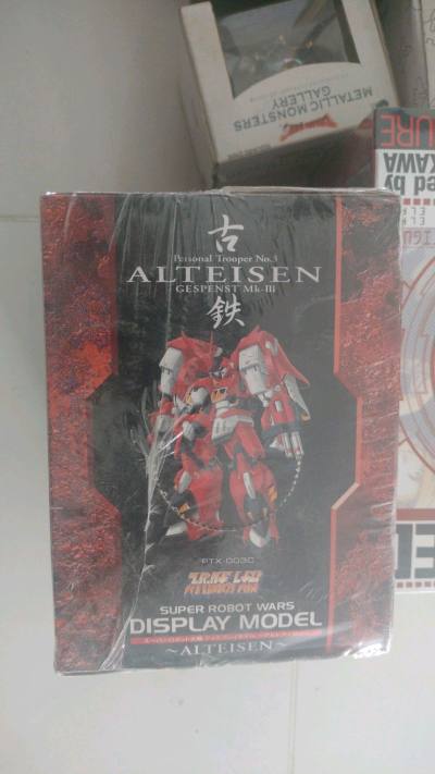 日掏手办真的很让人放心，物流也有很多选择，就是有点小贵，要是有优惠就更棒，打包方面没的说，国内排行第一