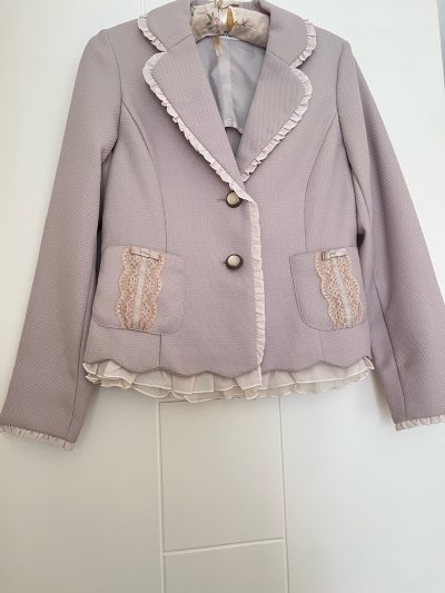 第一次用挖煤姬，体验非常好
走的是epl，运费很划算，虽然在春节期间但是时效非常快，从出库到到手不到十天。
 
操作界面简单明了，物流更新也很及时。
这次切的是两件衣服，到手箱子很结实，没有损坏。真心安利给喜欢古着的小伙伴，认准挖煤姬，日淘好物轻松带回家！