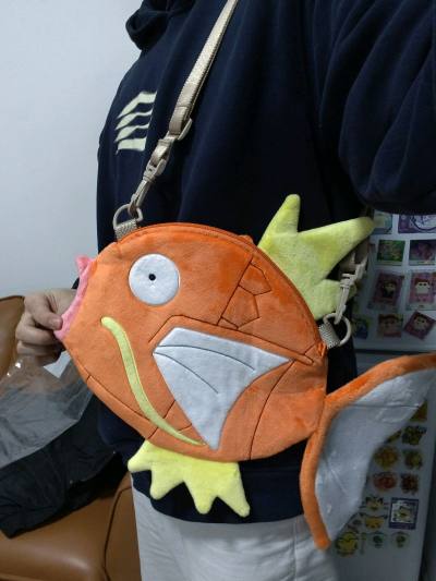 蹲了好久的鲤鱼王包包，很喜欢这个，一口气切了两个，还有inball系列的宝可梦，到手之后很满意，挖煤姬每次物流都不会让我失望，都是很快而且打包也很用心，很好的一次购物体验，下次还是会继续使用的！！




