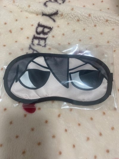 眼罩和洗漱杯都是预售商品，以后预售的谷子也可以在这里买了！很方便，不用操心。虽然东西很少，但是包装一如即往的仔细和结实，物流也很快，非常棒。