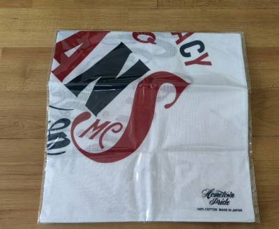 在挖煤姬淘到一条TOKYO INDIANS的方巾，是代官山茑屋书店限定款，东京印第安人是Neighborhood二把手Nau Shima成立的个人品牌，只为东京骑行俱乐部会员开放购买。


