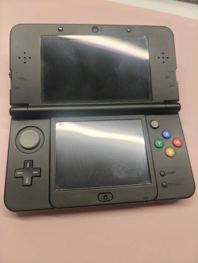 这次这台机器本来卖家只发了一张图片，想看看屏幕的样子就使用了挖煤姬的留言功能，刚好有想问的问题的模板。留言想要更多照片以后，卖家上传了新的照片，这台屏幕真的非常白，好过百分之90的新小三，于是还价，还价成功后马上拍下平台秒代购，很开心的一单！