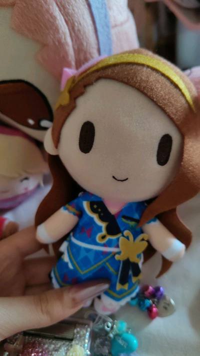 在挖煤姬代拍了雅虎的水濑伊织娃娃，体验真的太棒了！竞拍过程很流畅，中标的这款水濑伊织娃娃状态超好，完全对得起价格。包装得非常严实，从日本飞过来完好无损，物流更新也很快，以后买稀有物就认准这家了！顺便附上三张开箱实拍图，给大家参考一下品相~