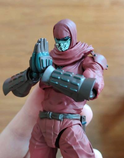 Figma忍者杀手TV藤木做工一般般，可动略差，对比小说插图比较还原，算是市面少数的刃杀玩具，没得选，物流选择的是竹蜻蜓，无损坏，速度快