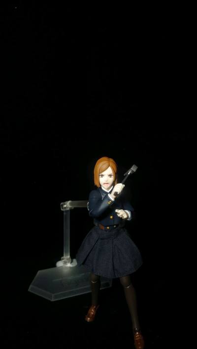 figma钉崎野蔷薇可动不错，布群解放可动使腿前踢有不错的幅度，面相相较于shf比较还原，咒术回战粉可入。


