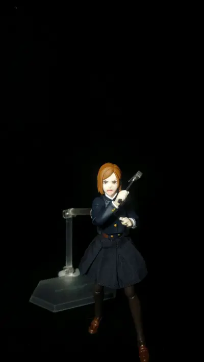 figma钉崎野蔷薇可动不错，布群解放可动使腿前踢有不错的幅度，面相相较于shf比较还原，咒术回战粉可入。


