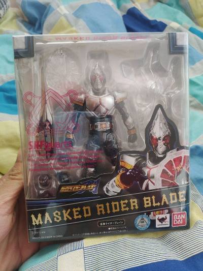 假面骑士剑blade基础shf，一直不出骨雕苦死剑厨了，只能买这个来凑数了，比国内价格稍好一点，全新未拆封