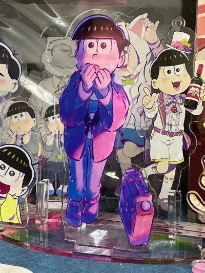 之前从来没想过这辈子能吃到四季立牌，哈哈。虽然并不好价，但我可以铁…！也是非常完美的无瑕啊，原袋什么的都在。