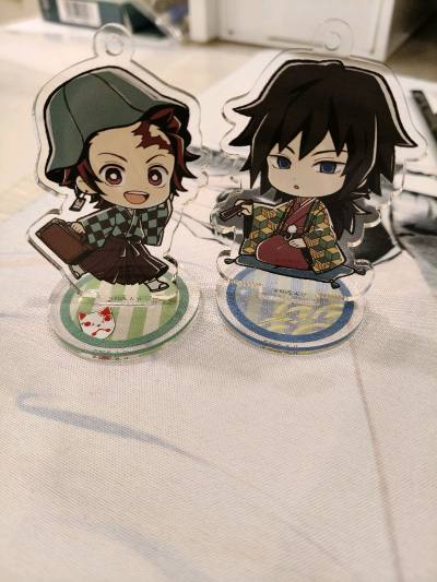 挖煤姬真的太适合淘动漫周边了！商品全、代拍快，翻译与汇率一目了然。包裹打包超用心，气泡膜加固，周边完好无损。物流稳定、时效靠谱，价格透明，新手也能轻松冲，二次元海淘首选。