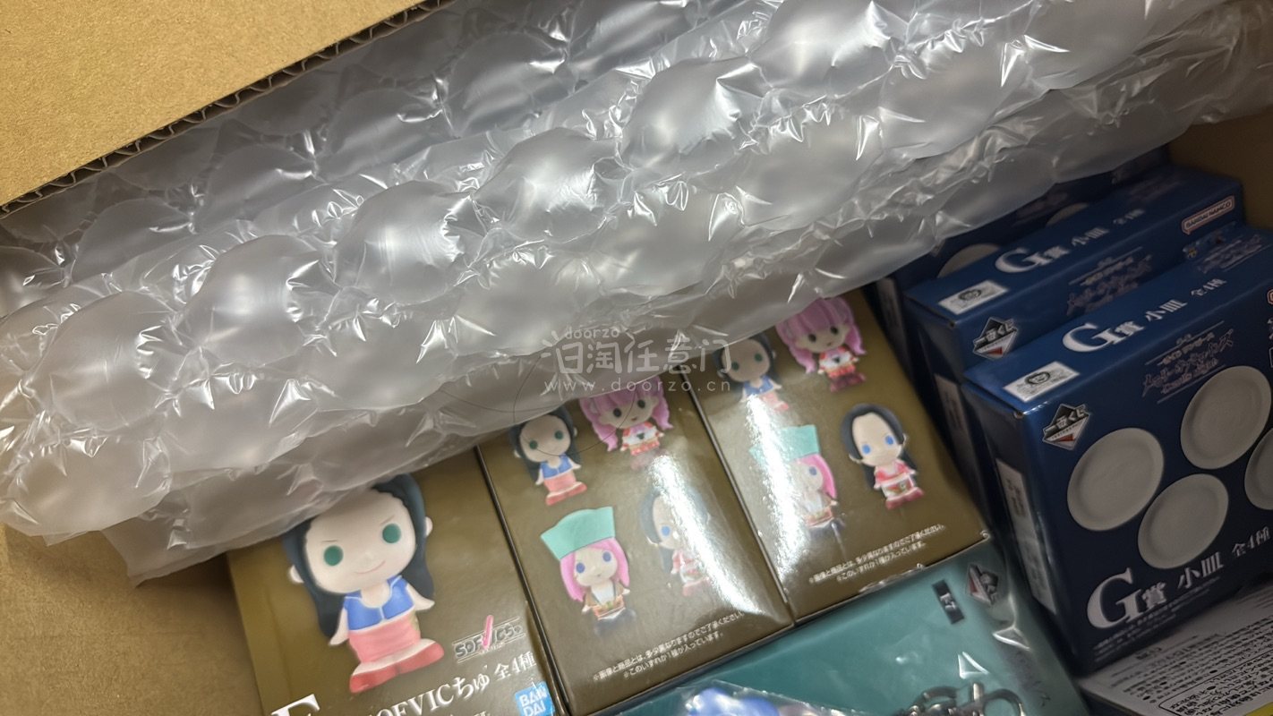 买到了一番赏恶魔之夜的A赏半身雕像女帝，这款带追视效果的女帝做工很棒，挖煤姬上购买的，卖家还搭配了很多小赏，收到满满一大箱，很满足