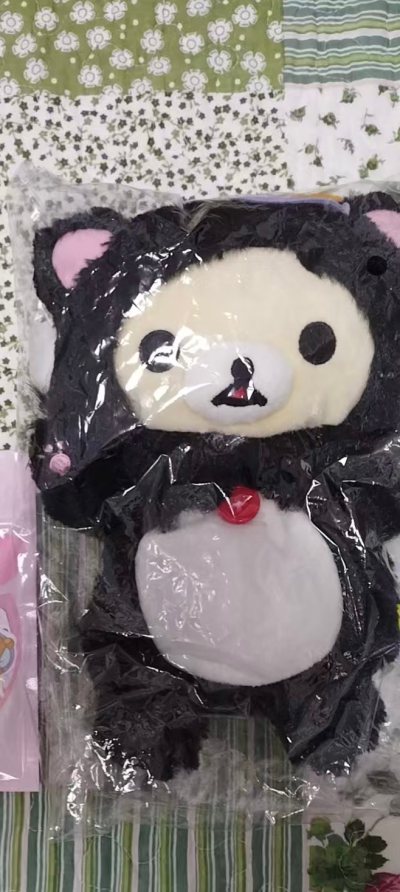 这次切到了一个绝版的钟表，一直很忐忑，会不会压坏了，拆箱发现包装的很好，物品没有任何损坏，非常可爱的钟表，还有很多可爱的小毛绒玩偶。挖煤姬值得信赖！非常可靠！