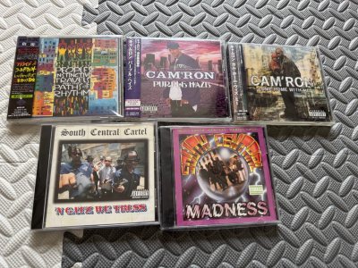 挖煤姬淘到的日版专辑绝了！发货速度很快，细节做工比想象中精致，特典小卡保存完好。拆箱时熟悉的旋律响起，瞬间穿越回追光的日子，真的非常开心！