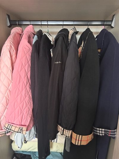 特别特别喜欢在挖煤买衣服 发货非常快 合单也很快 会继续在挖煤买衣服的 太喜欢了 到了都好好看 美鼠了



