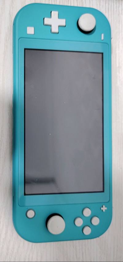 在挖煤姬日淘真的太香了，不仅能找到这种好价的中古机，运费还能用积分分担，直接省了不少。平台功能很完整，翻译、合单、物流追踪都很省心。收到的时候包装得特别严实，机器一点没损坏，体验感直接拉满！