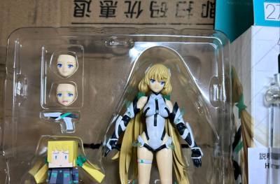 入手的第四只安吉拉，八角尖尖无损。没办法，谁叫我喜欢呢。挖煤姬下单很快，效率很高，发货速度也很快，希望继续保持