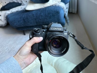 镜头很好，很出片，就是镜头后组开胶了，要去保养，还好可以用，也可以了，竹蜻蜓plus很好，就是有一点儿贵，好在不用清关，包装也可以，没有坏，点赞


