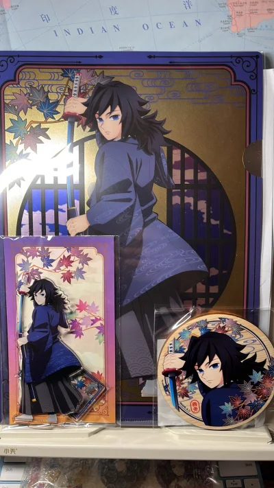 rt，第一次切煤，买到心心念念的鱼鱼枫叶立牌，购物很丝滑，物流也比预计的快，春节度完假回来就收到了，开心?