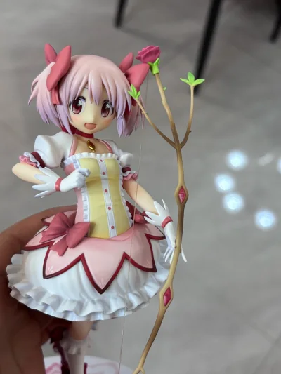 看图还以为有瑕疵 结果到手发现特别完美 打包的很好很严实 国际也非常快 比之前快的多 东西特别完美 很可以


