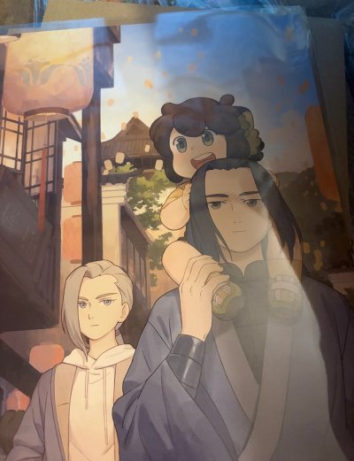 最近罗小黑战记热映，很羡慕日本的观影周边，很幸运淘到几个，金门真的太萌啦！这次邮寄用的是竹蜻蜓，过年也没有休息，很快就拿到了，开心！