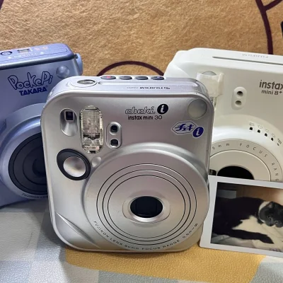 上联：拍立得“门”中藏喜乐
下联：挖煤姬海淘纳吉祥
横批：福满“门”庭
这次在挖煤姬海淘了拍立得mini30、mini10和mini8三台机子，体验真的超棒！从下单到收货全程顺畅，物流速度比预期快很多，包裹也包装得很扎实，三台机子都完好无损，没有磕碰划痕。

机子成...上联：拍立得“门”中藏喜乐
下联：挖煤姬海淘纳吉祥
横批：福满“门”庭
这次在挖煤姬海淘了拍立得mini30、mini10和mini8三台机子，体验真的超棒！从下单到收货全程顺畅，物流速度比预期快很多，包裹也包装得很扎实，三台机子都完好无