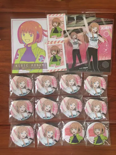 第n次挖煤姬切煤开箱。切到了千佳set超级萌，有很多复数set很满足。走的竹蜻蜓路线，速度很快，用了很多泡沫纸包裹，纸箱很结实，切了很多境界触发者谷子。