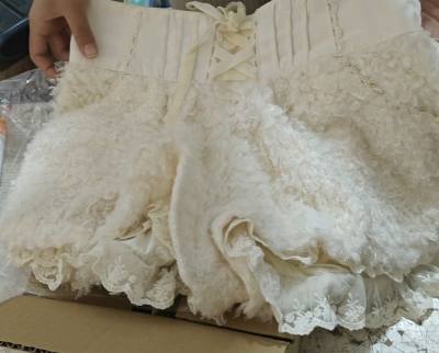 特别可爱的Lisa半裙，还是毛茸茸蕾丝的，没想到可以走竹蜻蜓，开心开心??到货也很好看?推荐推荐，拍卖还是挖煤姬最好用?