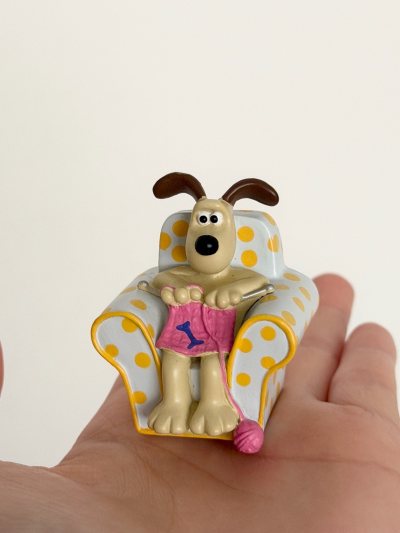 第一次在这买东西，很方便。
非常喜欢阿德曼的粘土动画片。收藏了很多的角色。
还在持续收藏中。希望能淘到更多绝版停产的手办。