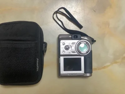 我的第一台ccd富士4700z是在挖煤姬购买的。
挖煤姬真的是日淘圈里少有的让人安心又省心的存在。界面干净舒服，操作简单不绕弯，不管是抢谷还是蹲好物都特别顺手。合单打包细心又扎实，包裹严实稳妥，一路漂洋过海也能安安稳稳送到手上。物流透明、价格实在，没有乱七八糟的隐形...我的第一台ccd富士4700z是在挖煤姬购买的。
挖煤姬真的是日淘圈里少有的让人安心又省心的存在。界面干净舒服，操作简单不绕弯，不管是抢谷还是蹲好物都特别顺手。合单打包细心又扎实，包裹严实稳妥，一路漂洋过海也能安安稳稳送到手上。物流透明、