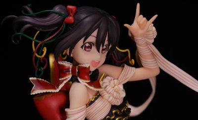 入手Alter矢泽妮可手办，体验满分！平台下单便捷，日拍流程清晰，全程物流可追踪，打包厚实防震，外盒完好无损，清关高效稳定。Alter做工不愧是业界标杆，妮可表情灵动俏皮，完美还原偶像气质，面雕精准不崩，发丝、服饰褶皱与丝带细节精致，涂装干净无溢色，金属色点缀质感拉...入手Alter矢泽妮可手办，体验满分！平台下单便捷，日拍流程清晰，全程物流可追踪，打包厚实防震，外盒完好无损，清关高效稳定。Alter做工不愧是业界标杆，妮可表情灵动俏皮，完美还原偶像气质，面雕精准不崩，发丝、服饰褶皱与丝带细节精致，涂装