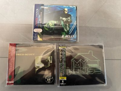 挖煤姬淘到的日版专辑绝了！细节做工比想象中精致，特典小卡保存完好。拆箱时熟悉的旋律响起，瞬间穿越回追光的日子，这份跨年礼物太值得！
