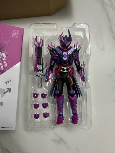 很愉快的一次购物体验，卖家发货快，打包很用心。物流效率很高，里面放了很多气泡膜。东西到手完美，手办没有一点的损伤。到手很满意，还会继续回购