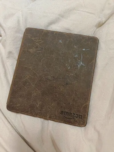 想入款这台电子书很久了，刚好在挖煤姬上看到了就马上下单了，收到手很惊喜， 跟卖家描述的差不多，很好使，特别轻巧，而且屏幕质感很舒服，对小说人特别友好！


