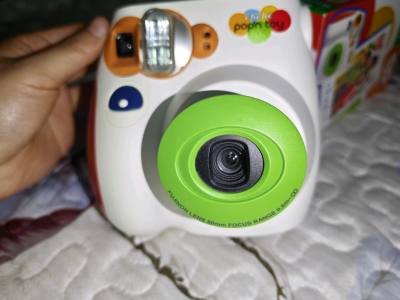 三原色配色的拍立得，也是最近收到的，在过年期间收到的，包装还挺不错的，，配件齐全功能也都是好的，真的是很可爱的配色