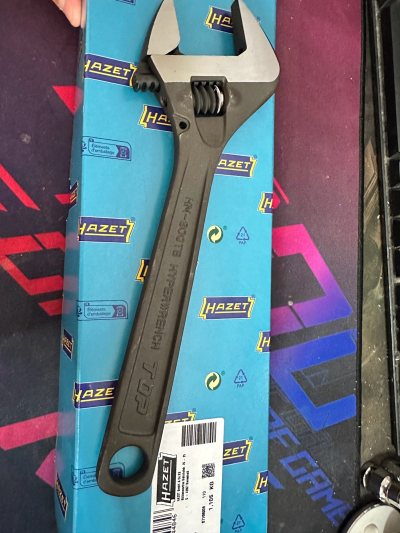 这次购买的拍卖产品龙虾棘轮套装和TOP活动扳手。用的物流是竹蜻蜓专线非常快 过年初五直接清关初六就送到了速度相当的哇塞